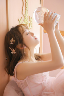 他含着她的乳奶揉搓揉视频捏
